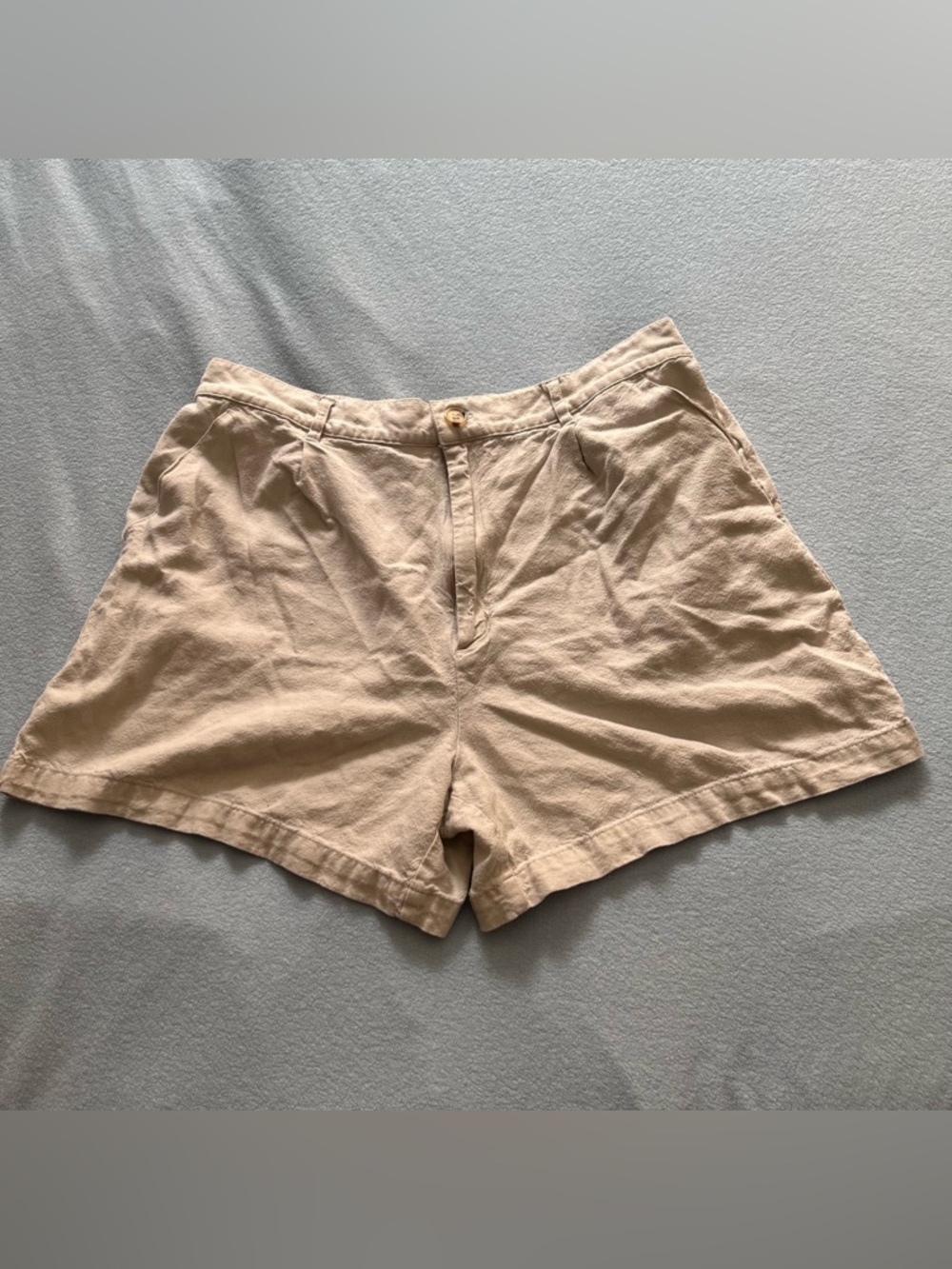 Time and Tru Beige Shorts Women’s Size Large (12/14)